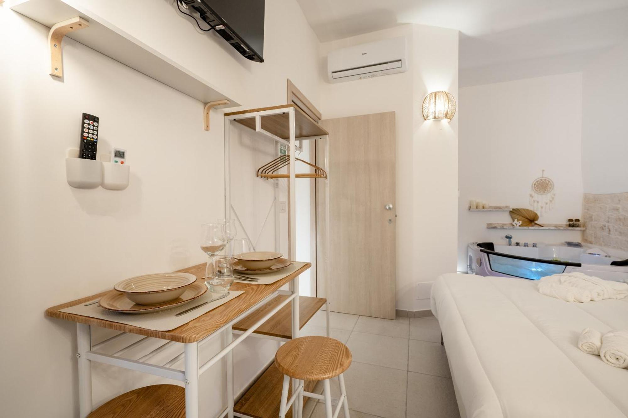 Dimora Giulia Luxury Suite And Room Castellana Grotte Exterior photo
